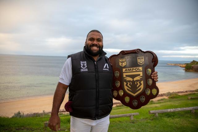 State Of Origin Shield Rugby League Legend Sam Thaiday Visit Kangaroo