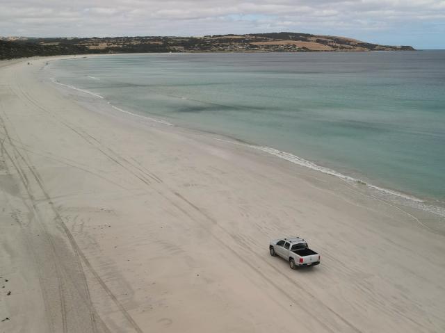 new-default-speed-limit-of-40km-h-on-sa-beaches-ki-s-emu-bay-beach