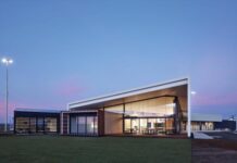 Extra Qantas flights to KI a boost for tourism, locals