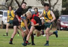 KI football teams fight for survival in semi-finals