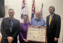 Former post office clerk returns artwork to Kangaroo Island