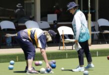 KI mixed gender and ladies bowls action