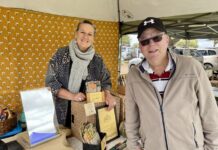 More Penneshaw cruise ship market stallholders: PHOTOS