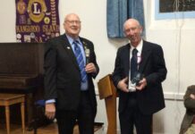Paul Johnson receives Bernie Davies Award from KI Lions