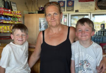 Watching the sport at Parndana on a hot day: PHOTOS