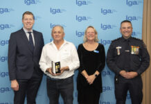 National Emergency Medals awarded to KI Council workers for significant service during bushfires
