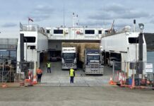 Rural Aid hay drop arrives for 19 drought-stricken KI farmers: PHOTOS, VIDEO
