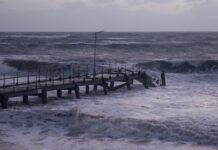 Jetties collapse around South Australia as strong wind, high swells batter coast