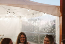 Discover the iconic Penneshaw Pub: KI Food, Wine, Art 2025