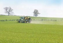 South Australian grain producers urged to think before they spray
