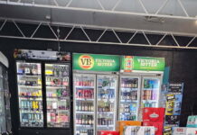 Koala gets thirsty on Kangaroo Island, visits bottle shop