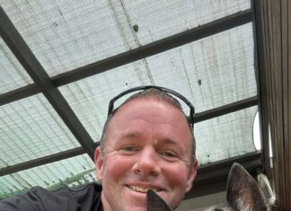 Garth and Max make it to Kangaroo Island on their lap of Australia