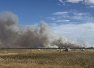 Birchmore fire downgraded to ‘Stay informed’ after Nepean Bay residents advised to leave
