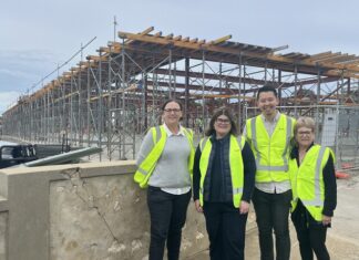 Tourism minister visits KI redevelopments