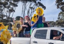 Floats and bikes at the Advance Kingscote Christmas Pageant: PHOTOS