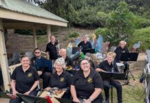 Smiling island faces at Carols on the Coast at Penneshaw: PHOTOS