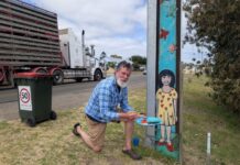 Stobie mural a reminder to slow down through Penneshaw
