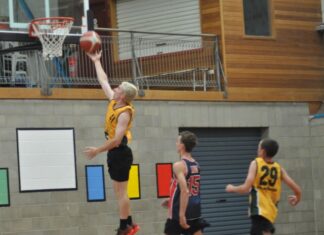 Men’s A and U17 Boys basketball action at Kingscote: PHOTOS