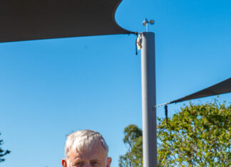 Significantly increased Little Corella flocks invade mainland towns of Goolwa, Strathalbyn