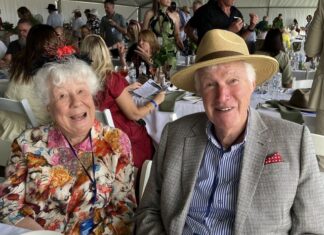 Fashions, family, good food at KI racing carnival: PHOTOS