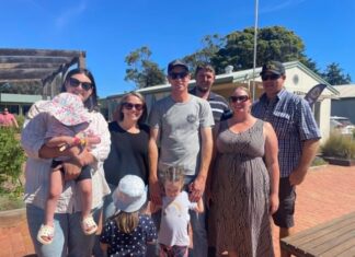 More local faces at Parndana Community Hub fundraiser: PHOTOS